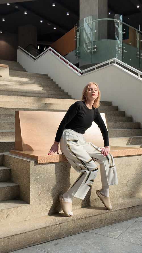 Abstract winter lounge white pants